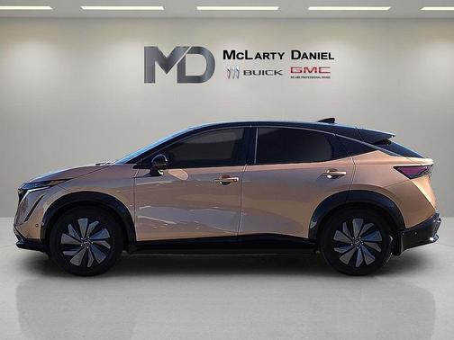 2025 Nissan ARIYA PLATINUM+