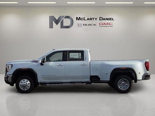 2026 GMC Sierra 3500 SLT