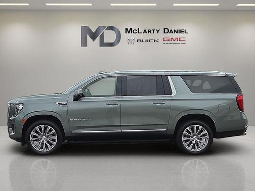 Frosted Pine Metallic 2024 GMC Yukon XL Denali