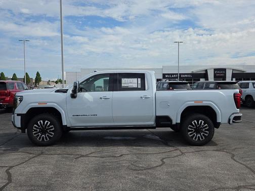 Glacier White Tricoat 2026 GMC Sierra 2500 Denali Ultimate