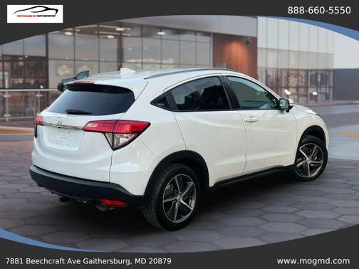 Pearl White 2022 Honda HR-V EX