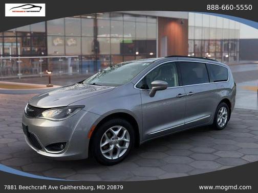 Gray 2017 Chrysler Pacifica Touring-L
