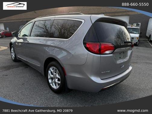 Gray 2017 Chrysler Pacifica Touring-L