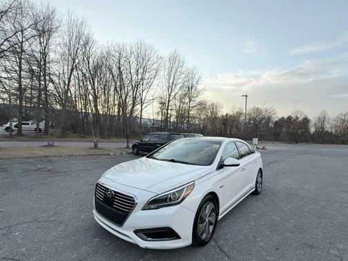 2017 Hyundai SONATA Hybrid Limited