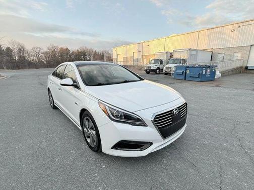 2017 Hyundai SONATA Hybrid Limited