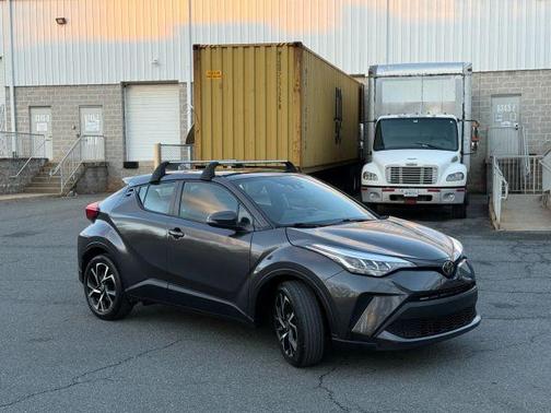 2022 Toyota C-HR XLE