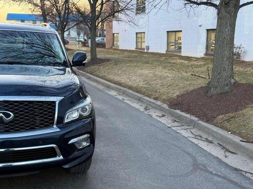 2017 INFINITI QX80 Base