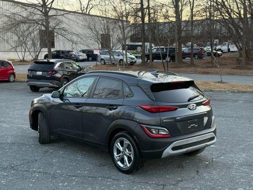 2022 Hyundai KONA SEL