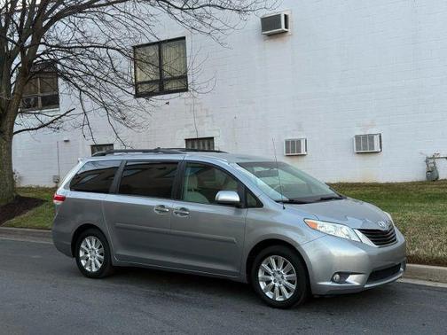 2013 Toyota Sienna LE