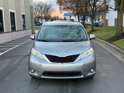 2013 Toyota Sienna LE