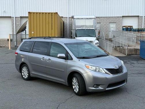 2013 Toyota Sienna LE