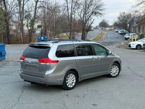 2013 Toyota Sienna LE
