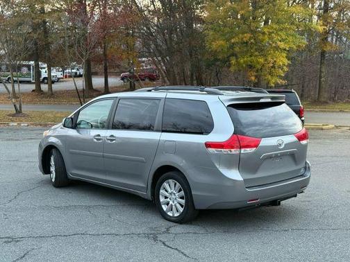 2013 Toyota Sienna LE