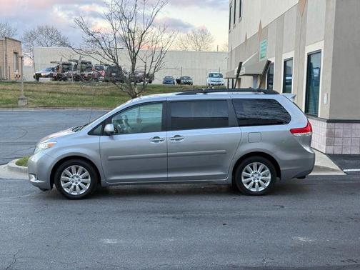 2013 Toyota Sienna LE