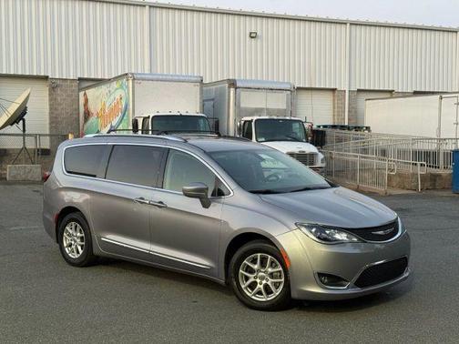 2020 Chrysler Pacifica Touring-L
