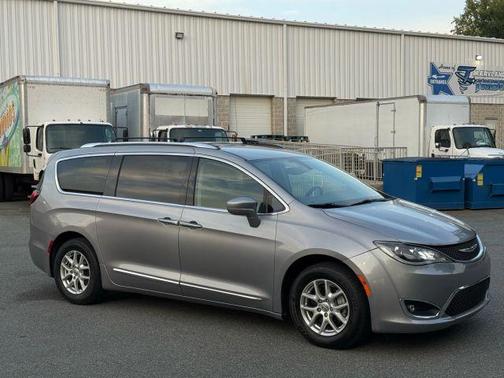 2020 Chrysler Pacifica Touring-L