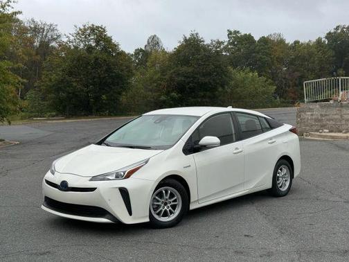 2019 Toyota Prius LE