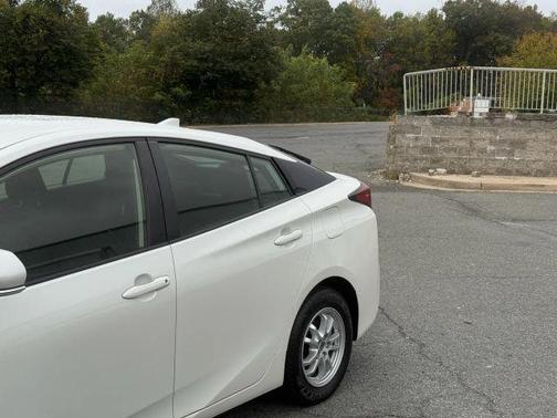 2019 Toyota Prius LE