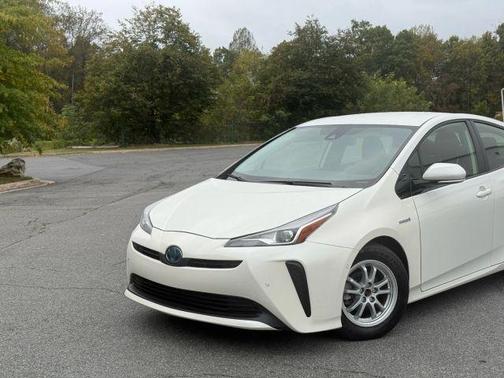 2019 Toyota Prius LE
