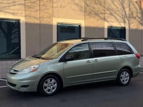 2010 Toyota Sienna LE