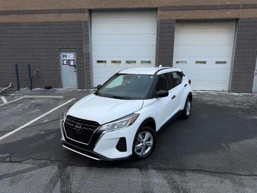 2022 Nissan Kicks S