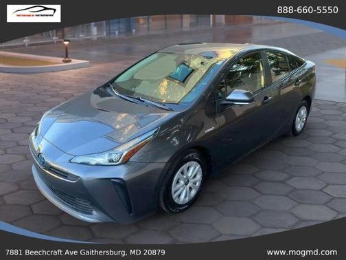 Gray 2022 Toyota Prius L