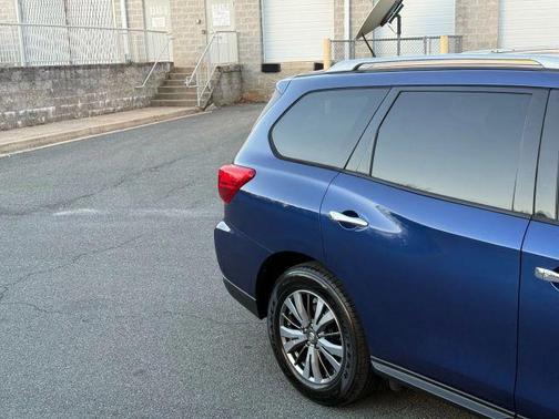 2018 Nissan Pathfinder SV