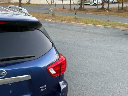 2018 Nissan Pathfinder SV