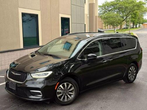 2021 Chrysler Pacifica Touring-L