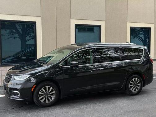 2021 Chrysler Pacifica Touring-L