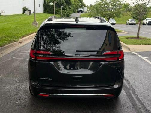 2021 Chrysler Pacifica Touring-L