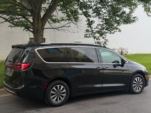 2021 Chrysler Pacifica Touring-L