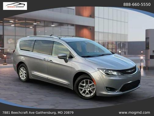 Silver 2017 Chrysler Pacifica Touring-L