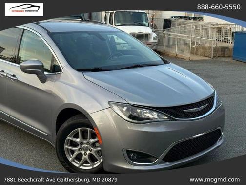 Silver 2017 Chrysler Pacifica Touring-L