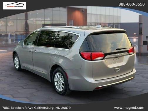 Silver 2017 Chrysler Pacifica Touring-L