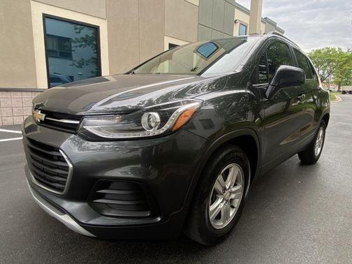 Photo 1 of 13 of 2018 Chevrolet Trax LT
