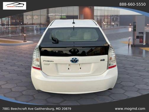 White 2011 Toyota Prius II