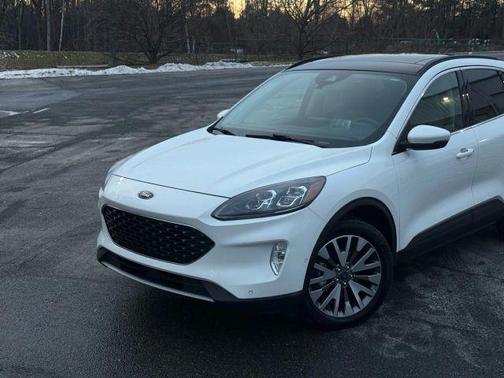 2020 Ford Escape Titanium Hybrid