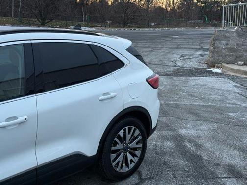 2020 Ford Escape Titanium Hybrid