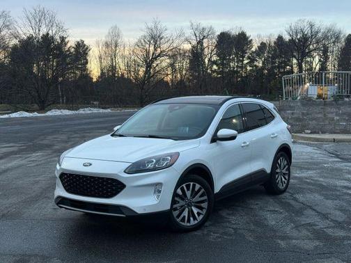 2020 Ford Escape Titanium Hybrid