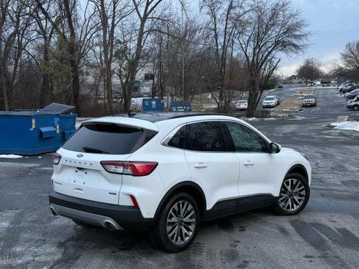 2020 Ford Escape Titanium Hybrid
