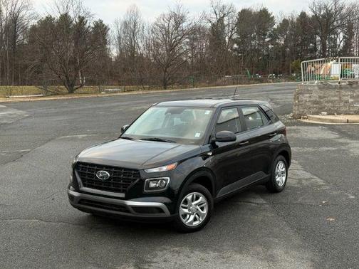 2023 Hyundai VENUE SE