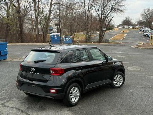 2023 Hyundai VENUE SE