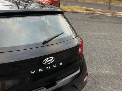 2023 Hyundai VENUE SE