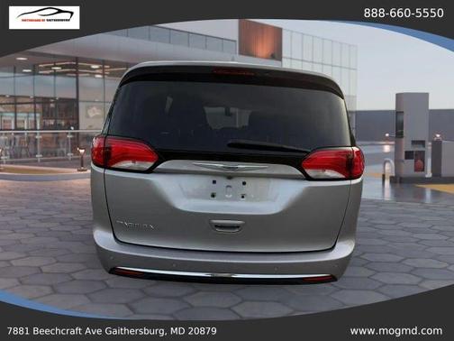 Gray 2017 Chrysler Pacifica Touring-L