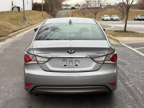2015 Hyundai SONATA Hybrid Base