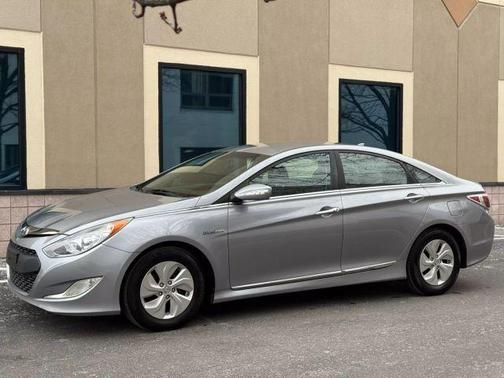 2015 Hyundai SONATA Hybrid Base