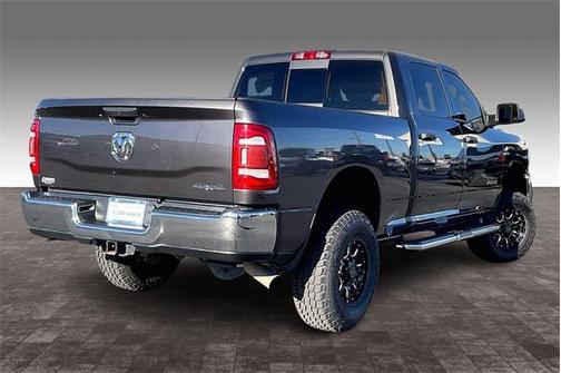 2021 RAM 2500 Tradesman Crew Cab 4x4 64' Box