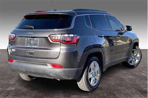 2022 Jeep Compass Latitude FWD