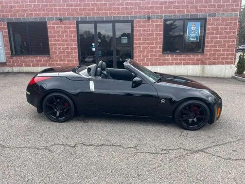 Black 2004 Nissan 350Z Touring